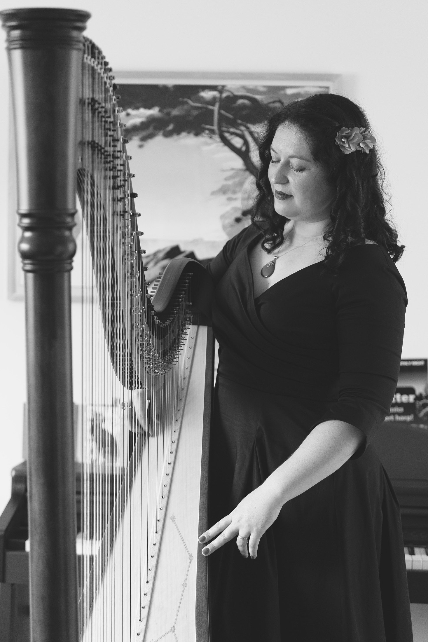Maria Trotter with her harp