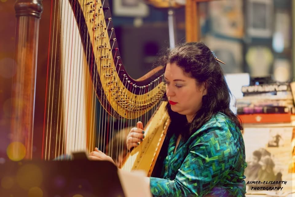 Maria Trotter with her harp