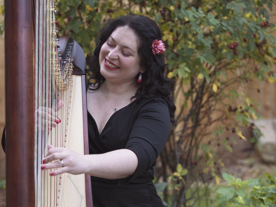 Maria Trotter with her harp
